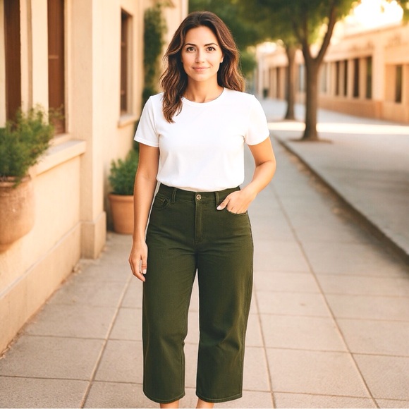 Express NWT Cropped Wide Leg Super High Rise Jeans Womens Olive Army Green Sz 8 - Picture 1 of 9
